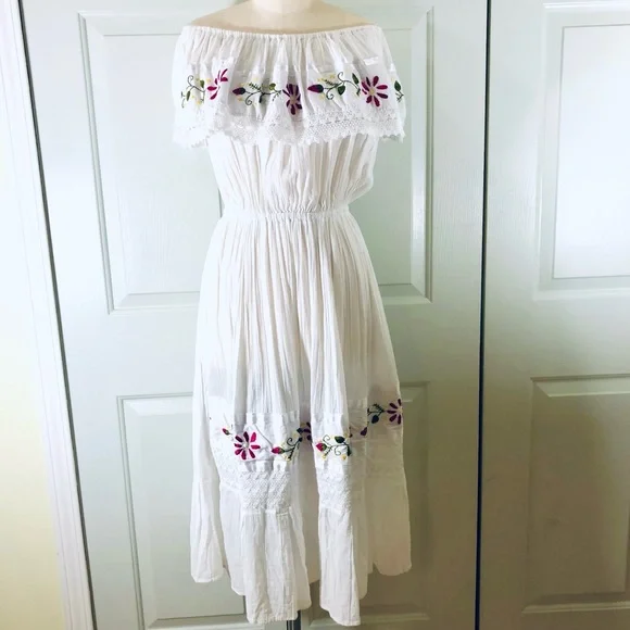 Mexican Off Shoulder Dress Floral Embroidered Lace Gauzy Cotton Size L - Picture 2 of 15